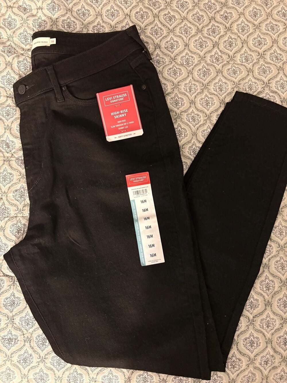 Levi Strauss Signature Women's High-Rise Skinny Jeans in Black, Size 16M